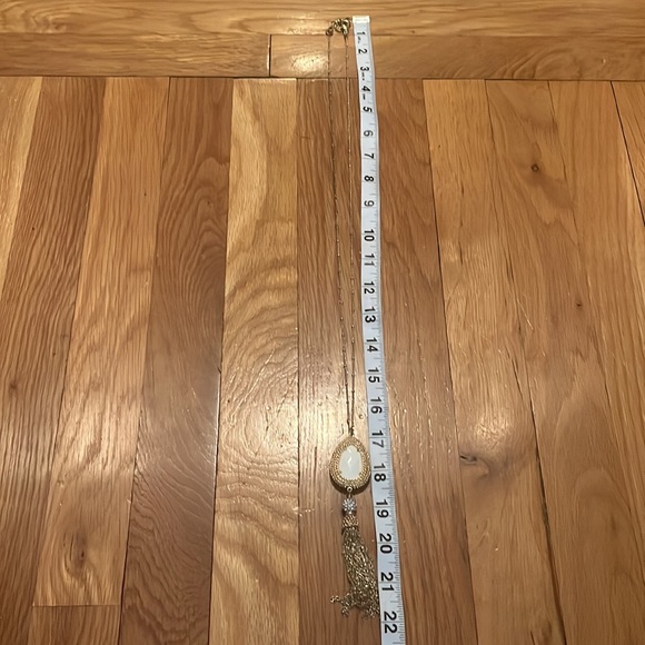 Lilly Pulitzer Long Pendant Necklace in White - Picture 4 of 5